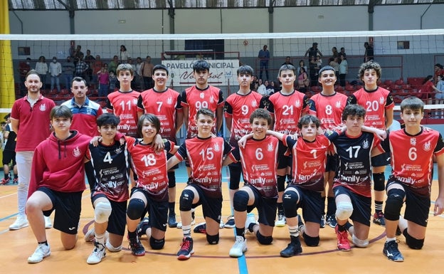 El equipo juvenil femenino del Xàtiva Voleibol asegura la permanencia en la Primera División Autonómica