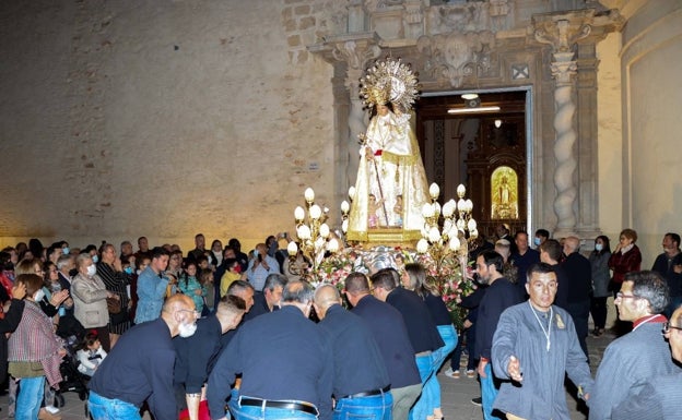 El besamanos cerrará los actos en honor a la Virgen de los Desamparados en Torrent