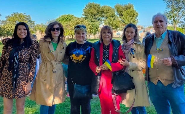 El Rotary Club Gandia celebra el día de la mona con los amigos ucranianos