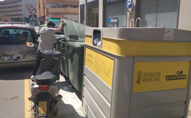 Segundo intento de Dénia de poner contenedores soterrados en una céntrica calle