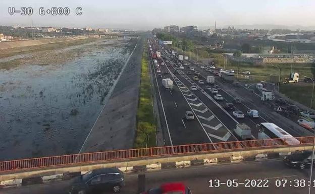 Valencia amanece con más de 12 kilómetros de retenciones en las vías de acceso a la ciudad