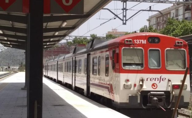 El autobús alternativo de Renfe ofrecerá 13 trayectos de ida y vuelta diarios entre Moixent y la estación de Xàtiva