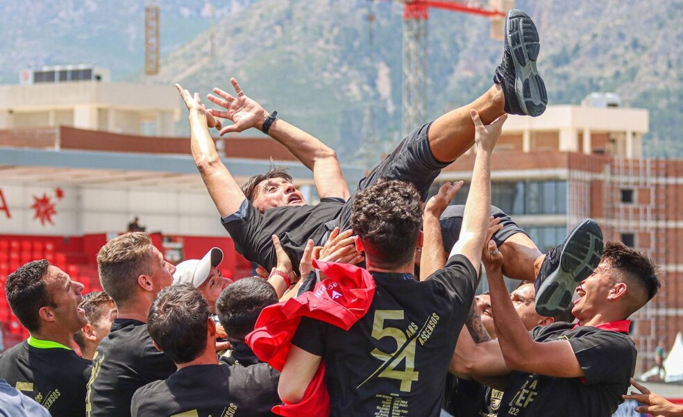 El Intercity resiste en La Nucía, se proclama campeón y logra su cuarto ascenso en cinco años