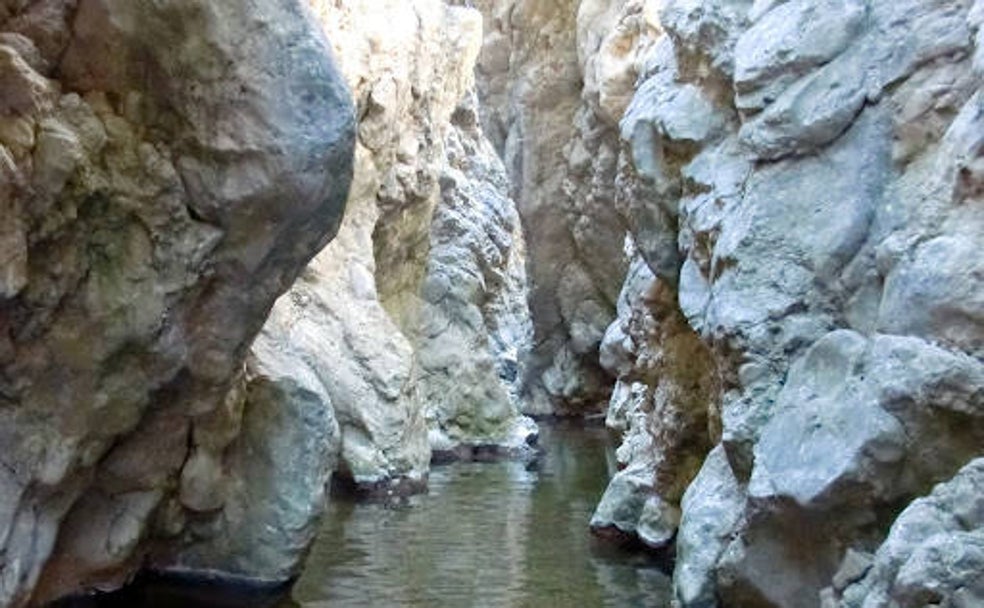 Barranco Palomarejas: una divertida ruta a pie... y a nado