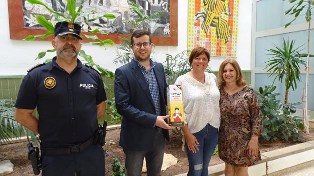 El Ayuntamiento reparte dispositivos antiasfixia en los centros escolares