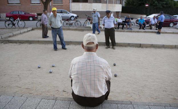 Cómo cobrar una pensión al jubilarse sin haber cotizado suficiente en la Seguridad Social