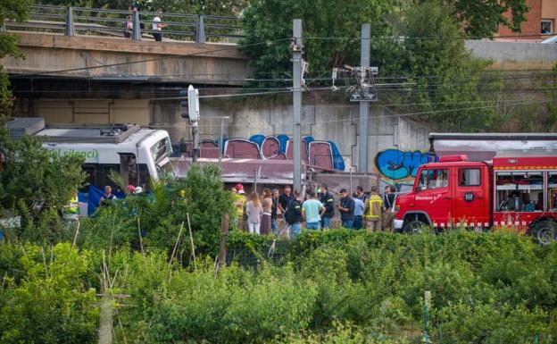 Un juzgado abre diligencias por el choque mortal de trenes en Sant Boi