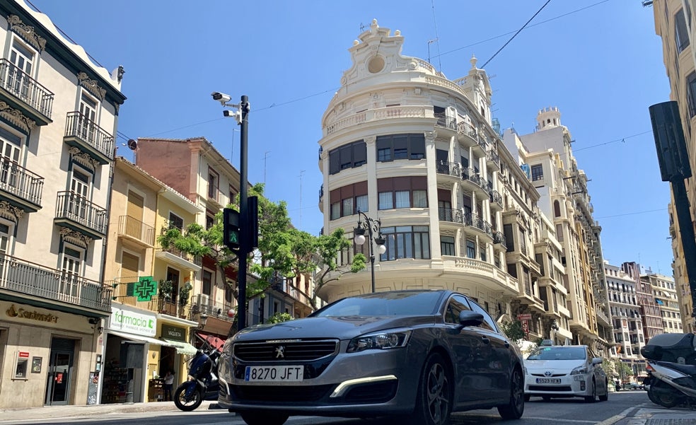Un grupo de expertos asegura que controlar el acceso con cámaras a la zona de bajas emisiones de Valencia es ilegal