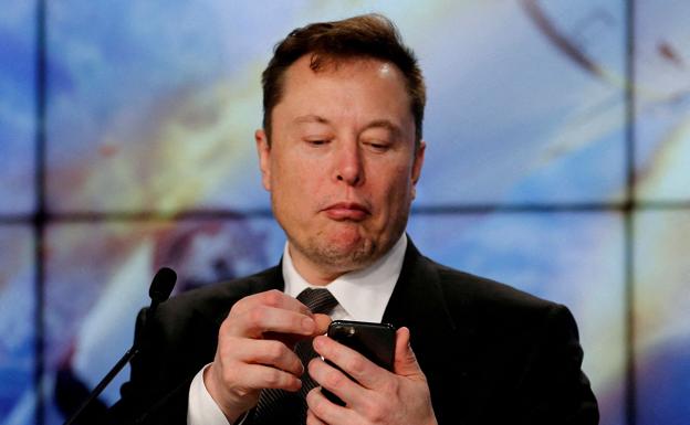 Musk exige conocer el número de cuentas falsas de Twitter para mantener su oferta