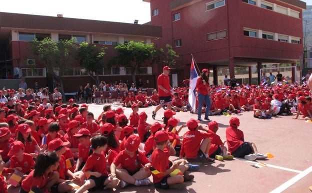 Relojes solares y astronomía, el hilo conductor de proyecto Erasmus+ que acoge el colegio Paidos de Dénia