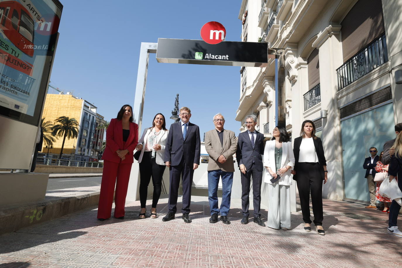 Viaje inaugural de la Línea 10 del metro