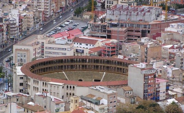 Alicante suspende las licencias de obra en el entorno de la Plaza de Toros para convertirla en Bien de Relevancia Local