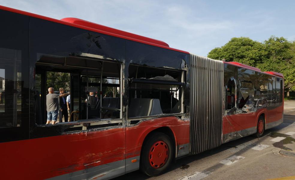 Nueve heridos en un accidente con un autobús de la EMT en el Bulevar Sur de Valencia