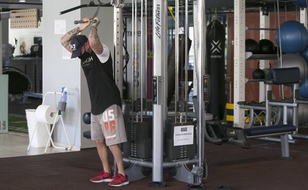 El gobierno de Ribó rechaza reducir la factura del agua a gimnasios, hoteles o peluquerías