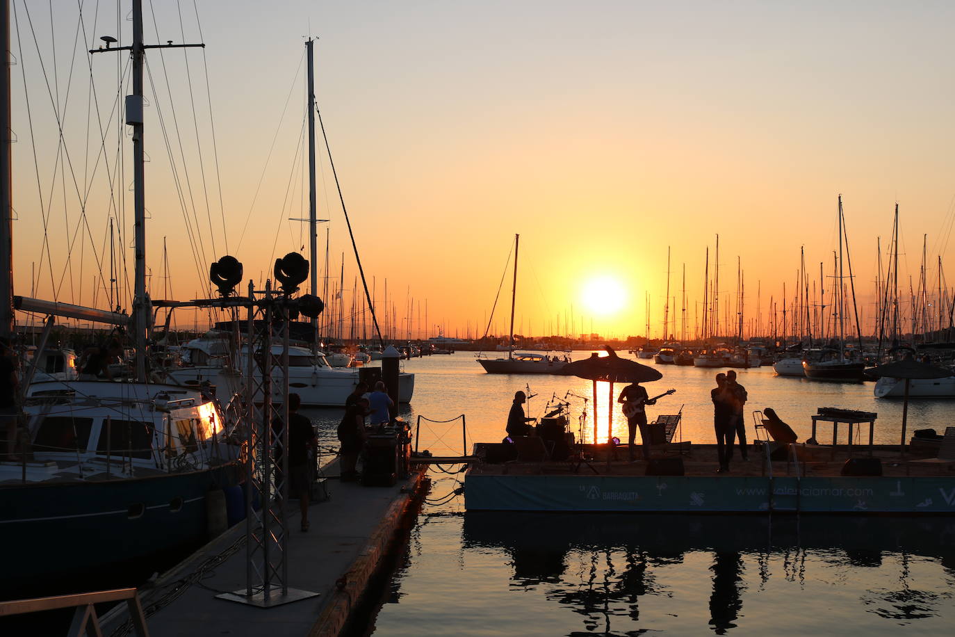 Valencia Mar multiplica este verano su oferta deportiva y de ocio con un programa de actividades abierto al público