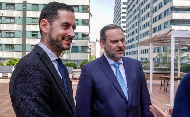 Ábalos recupera visibilidad y apela en Valencia a la movilización del PSOE