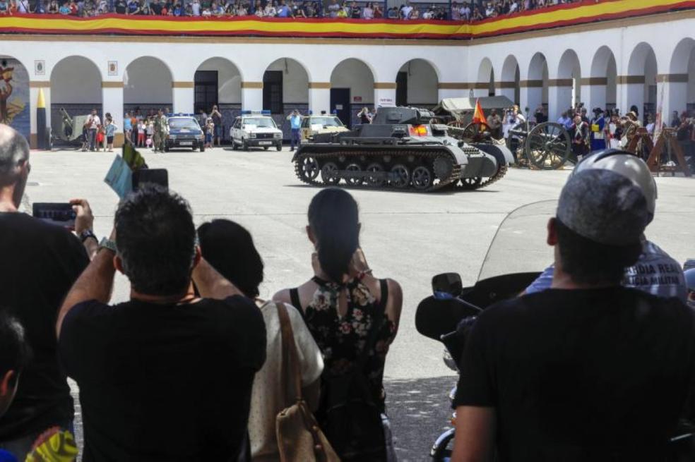 La historia militar revive en Valencia