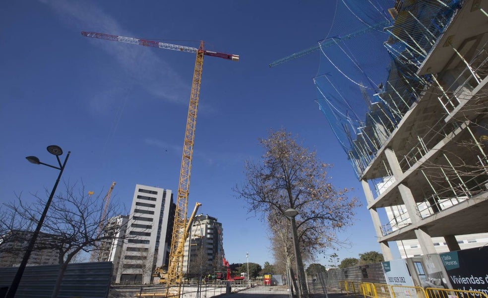 Los nuevos hoteles o edificios de oficinas de Valencia no estarán obligados a tener aparcamiento