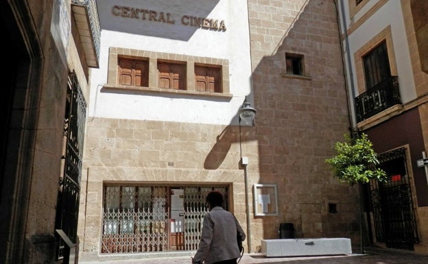 Xàbia negocia adquirir un bajo colindante al Central Cinema