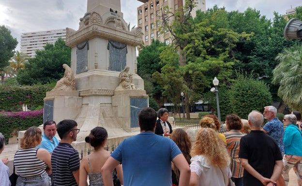 El Ayuntamiento organiza varios actos para homenajear a las víctimas del Bombardeo al Mercado Central