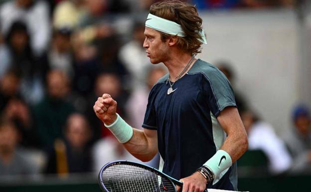 El gesto colérico de Rublev en Roland Garros: «He perdido la cabeza»