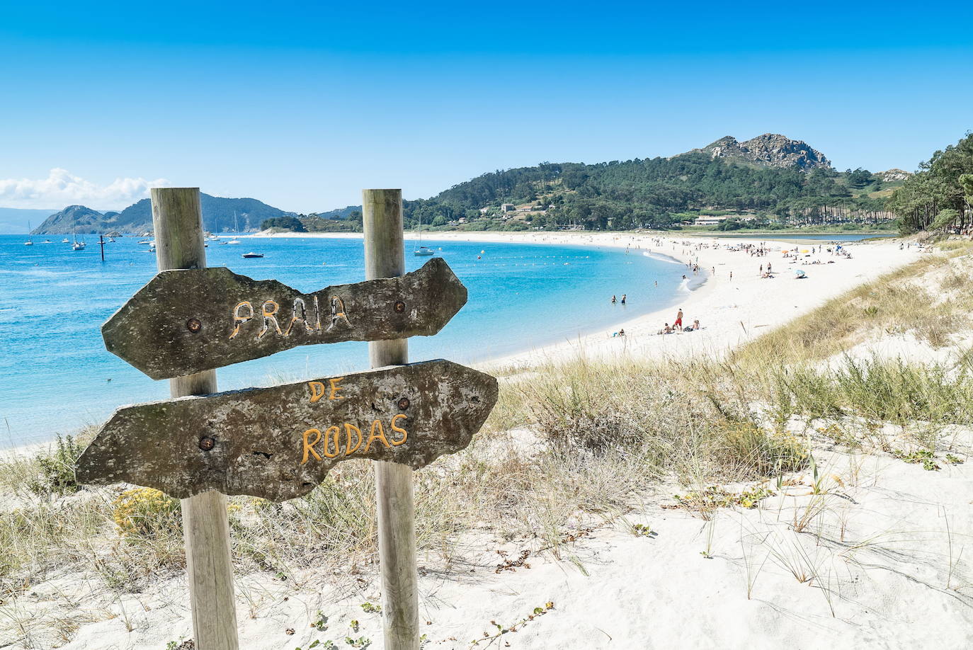 Playas de España en las que ondea la Bandera Azul que debes visitar este verano