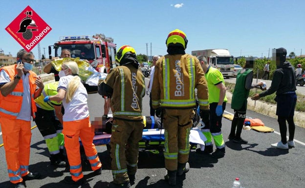 El accidente de tráfico entre tres vehículos en Orihuela se salda finalmente con nueve heridos