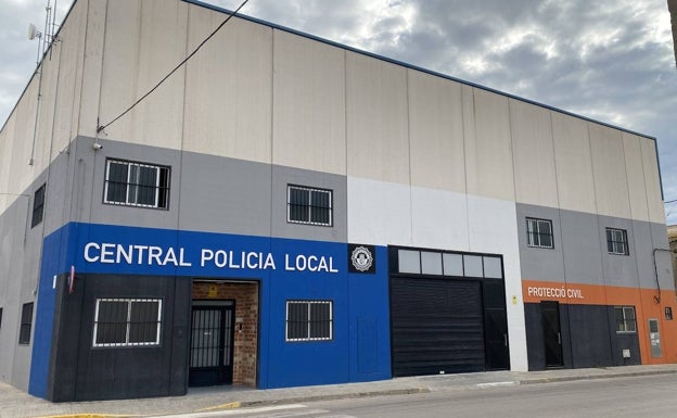 Detenido un hombre por quemar tres vehículos en la Pobla de Vallbona