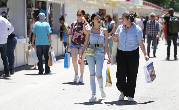 Feria del Libro de Madrid: horario y firma de ejemplares: Santiago Posteguillo, Fernando Aramburu, María Dueñas, Alice Kellen...