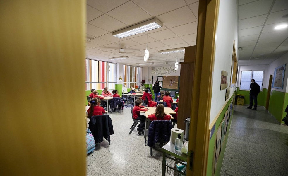 La falta de personal en Educación provoca demoras de hasta tres años en el pago de las nóminas de profesores