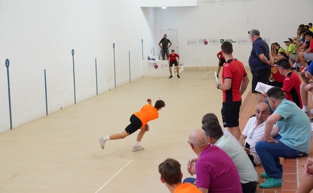 Ontinyent acoge final de 'Pilota a la Escuela' de Secundaria con la participación de 160 jugadores de 17 municipios
