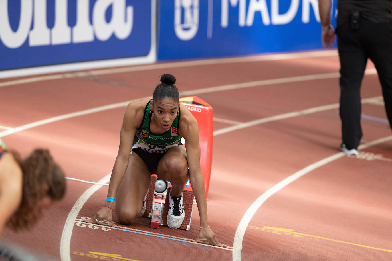 Salma Paralluelo, la atleta internacional que va con la selección absoluta de fútbol