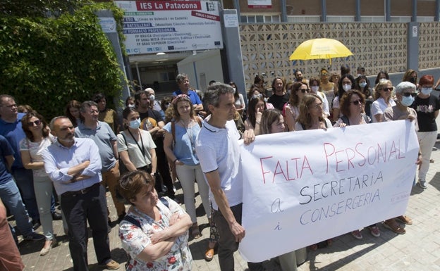 Docentes y familias del instituto de La Patacona de Alboraya exigen el nuevo centro que llevan esperando cuatro años