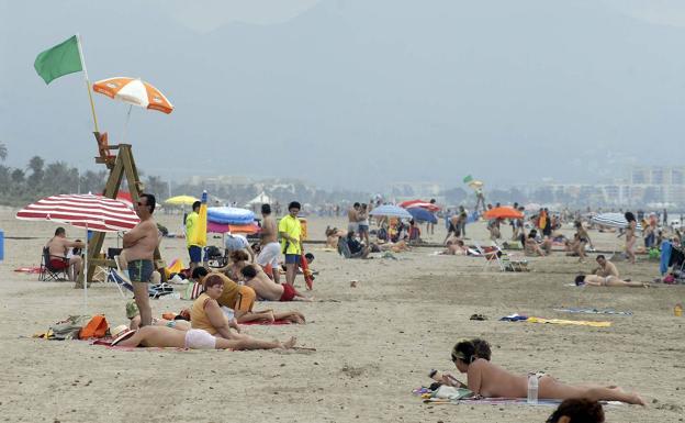 Castelló activa el servicio de salvamento y socorrismo en las playas para la temporada de verano 2022