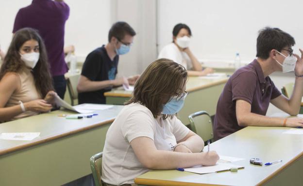 Los 10 grados con las notas de corte más bajas en las universidades de la Comunitat Valenciana