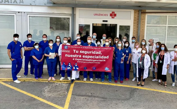 El servicio de urgencias del Hospital de la Marina Baixa está en situación de «colapso» y los médicos alertan que el caos irá a más con la llegada de los turistas
