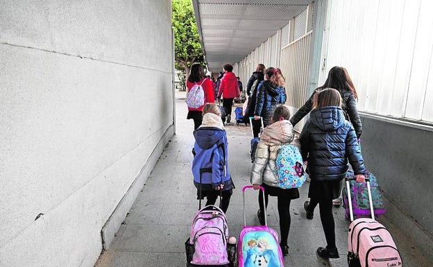 El Consell rechaza una ley para que los padres elijan clases en castellano