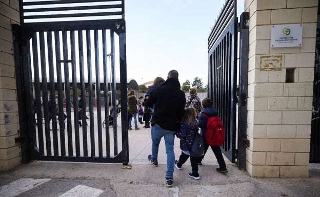 El profesorado pide retrasar el inicio del próximo curso en la Comunitat