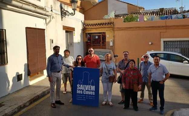 La Asociación de Vecinos de les Coves de Paterna reivindican su conservación y mantenimiento