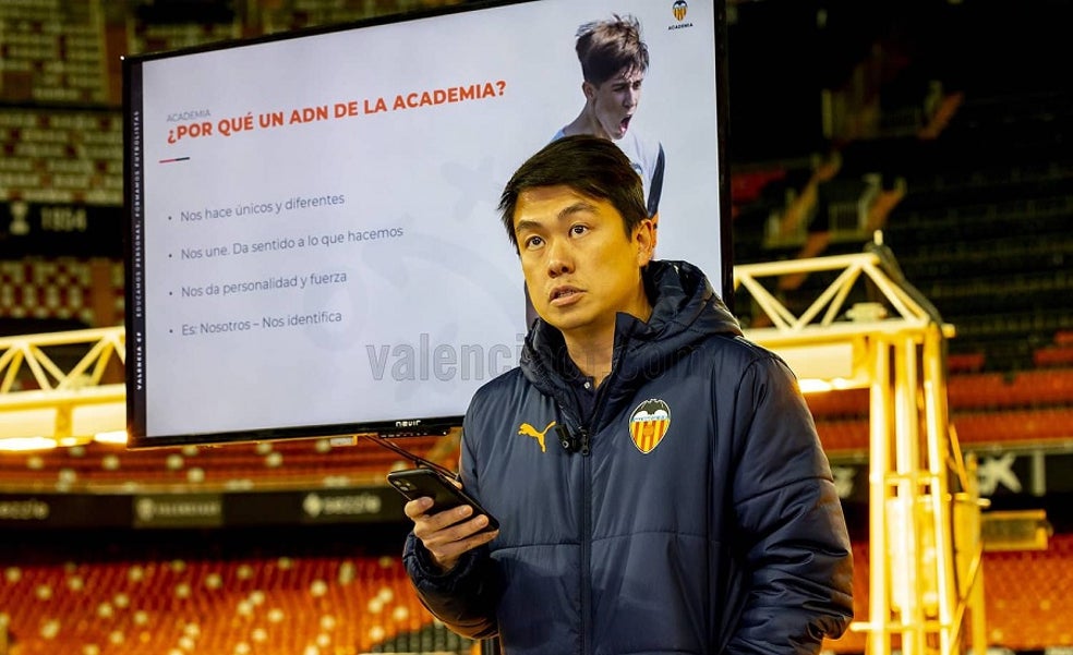 Sean Bai se estrena en Paterna como Director General del Valencia a la espera de las «decisiones» sobre Bordalás y Gattuso