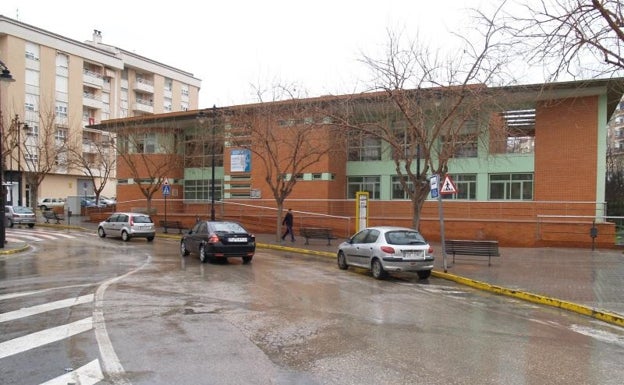 La falta de médicos colapsa el centro de salud el Barranquet de Ontinyent
