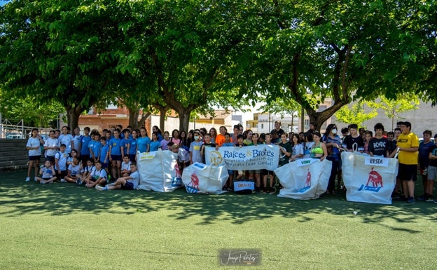 Alumnos de Castelló recogen un centenar de kilos de residuos en una jornada ambiental