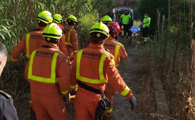 Herido al caer con su furgoneta por un barranco de 30 metros de altura en Riba-roja de Túria