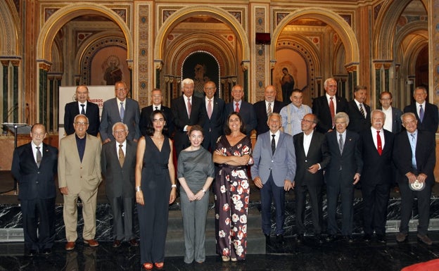 Homenaje a los ingenieros industriales que cumplen sus bodas de plata y oro en la profesión