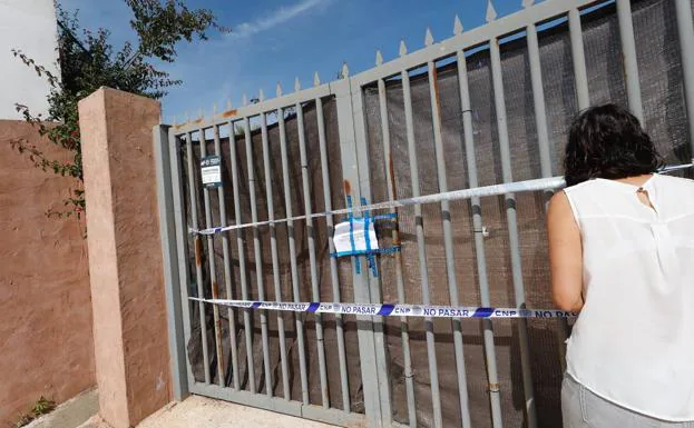 Hallan a una mujer de 77 años muerta con signos de violencia en Guardamar del Segura