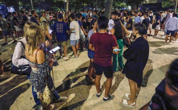 Huir del barrio por el botellón