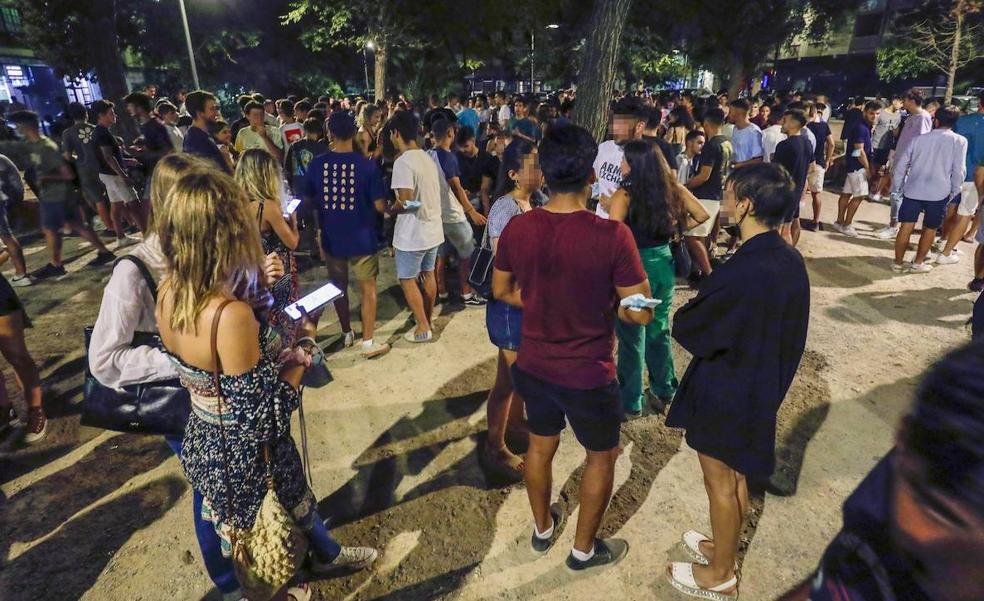 Huir del barrio por el botellón