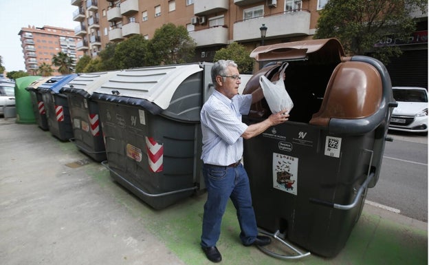 Los contenedores marrones sólo podrán abrirse con una tarjeta de usuario en Valencia