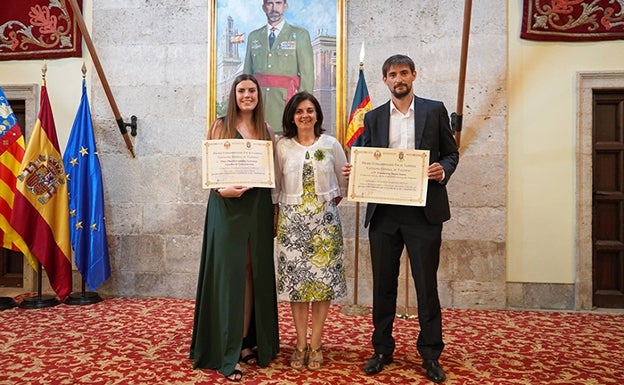 Dos alumnos de la UCV reciben el premio de Capitanía general por su expediente académico