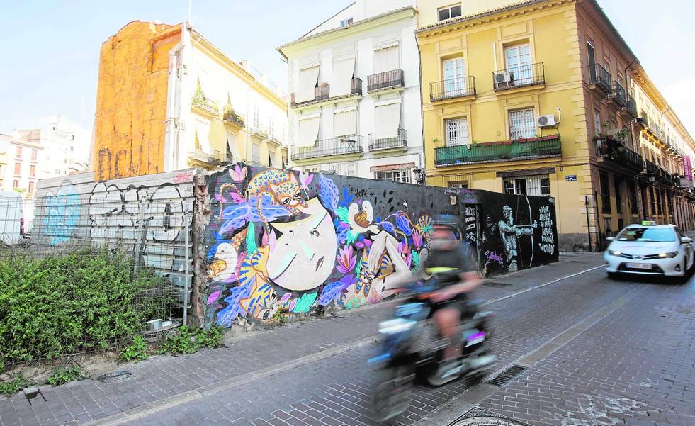 El solar del Princesa sigue en el olvido